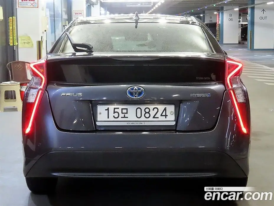 Toyota Prius 2016 1.8 автомат (вариатор), фото 13