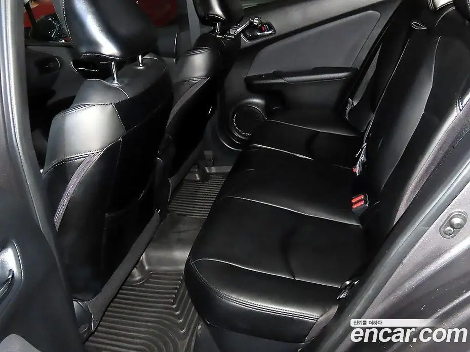 Toyota Prius 2016 1.8 автомат (вариатор), фото 15