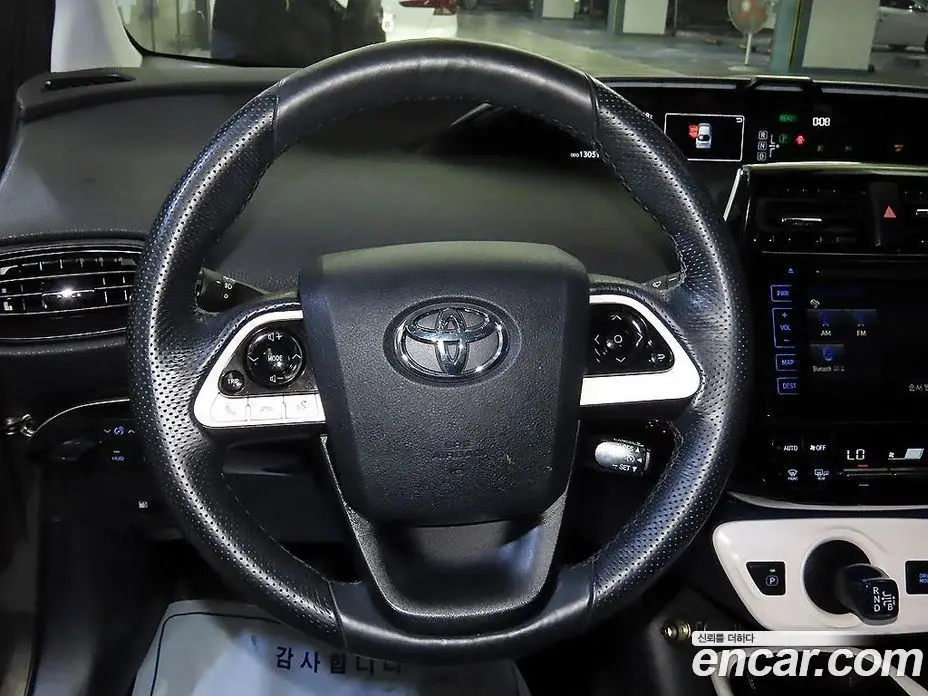 Toyota Prius 2016 1.8 автомат (вариатор), фото 16