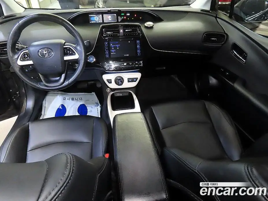 Toyota Prius 2016 1.8 автомат (вариатор), фото 18