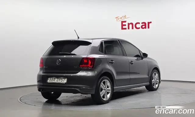 Volkswagen Polo 2014 1.6 автомат (гидро), миниатюра 2