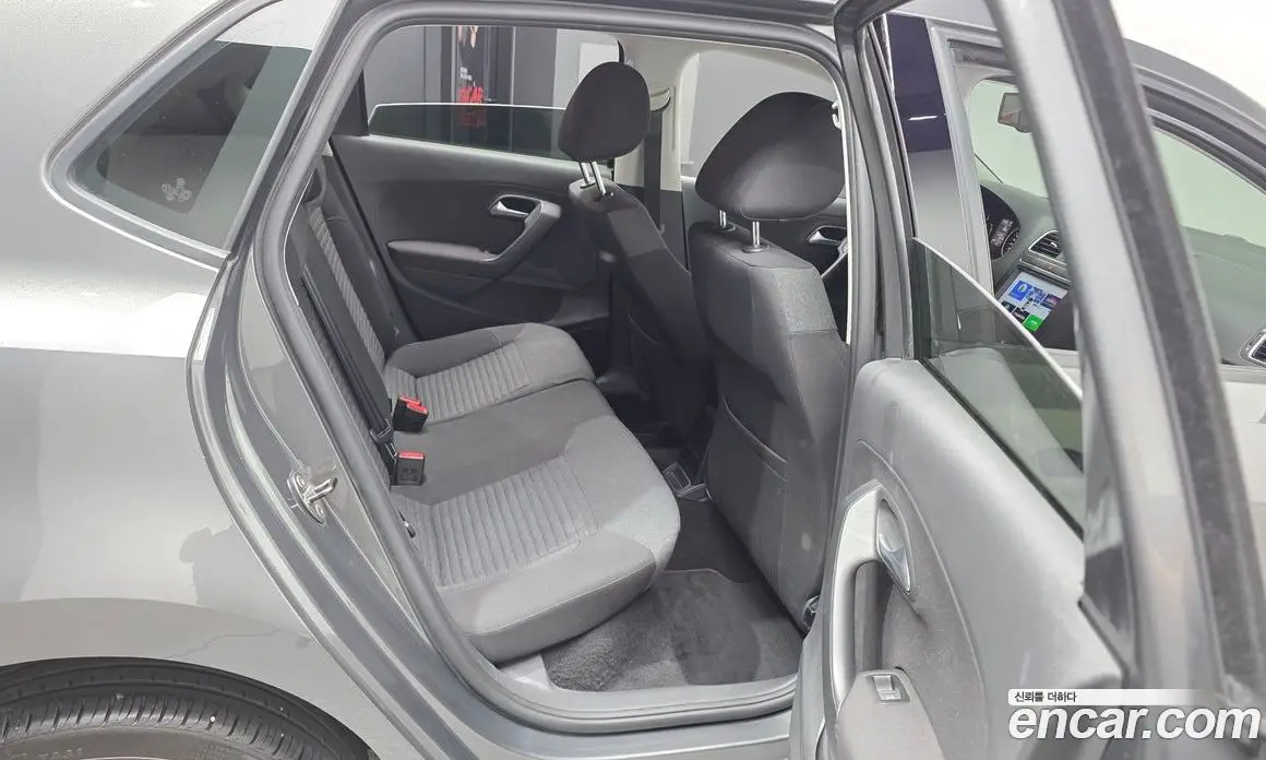 Volkswagen Polo 2014 1.6 автомат (гидро), фото 12