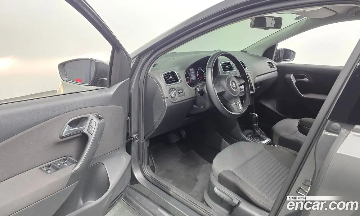 Volkswagen Polo 2014 1.6 автомат (гидро), фото 10