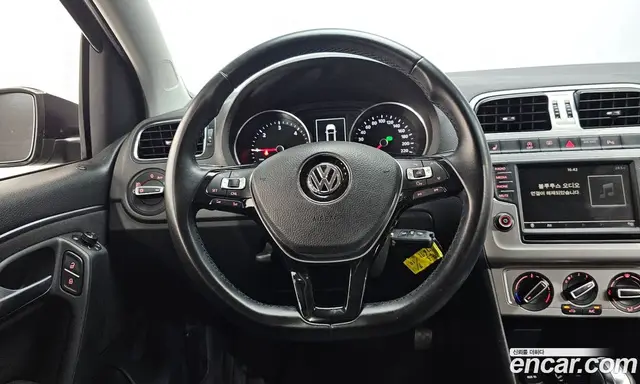 Volkswagen Polo 2015 1.4 автомат (гидро), миниатюра 12