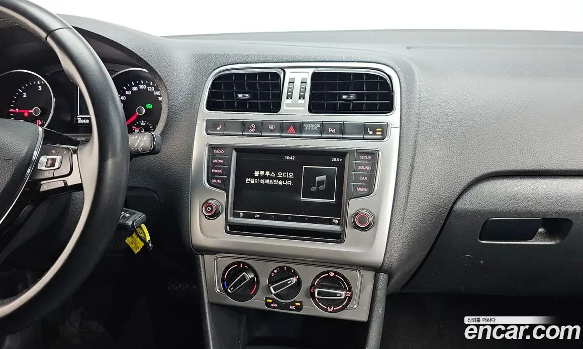 Volkswagen Polo 2015 1.4 автомат (гидро), фото 14