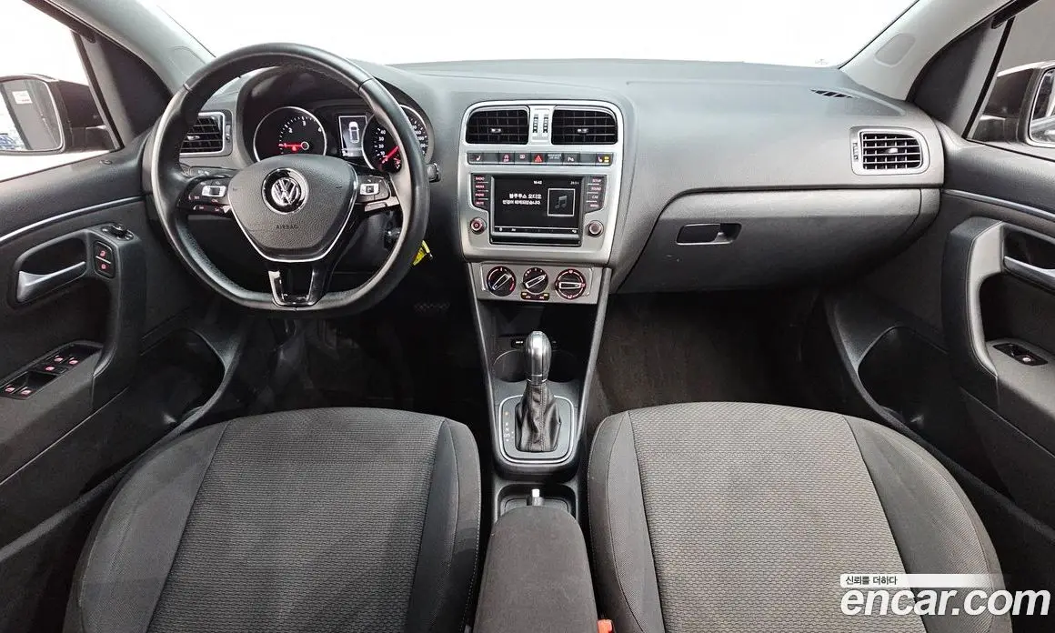 Volkswagen Polo 2015 1.4 автомат (гидро), фото 7