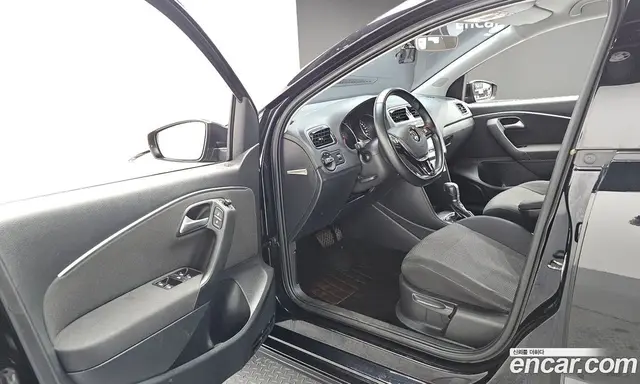 Volkswagen Polo 2015 1.4 автомат (гидро), миниатюра 10
