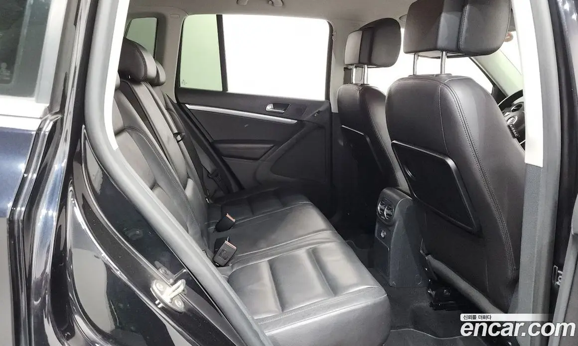Volkswagen Tiguan 2013 2.0 автомат (гидро), фото 11