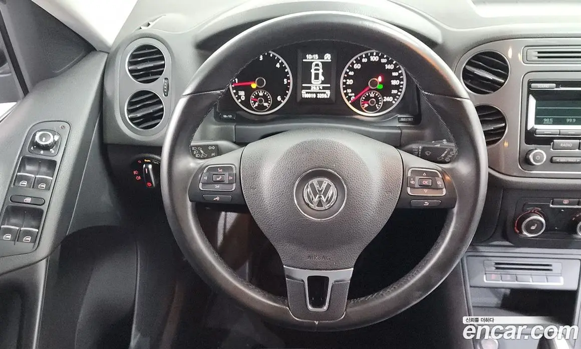 Volkswagen Tiguan 2013 2.0 автомат (гидро), фото 14