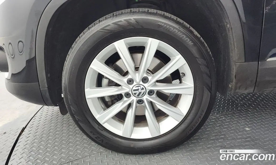 Volkswagen Tiguan 2013 2.0 автомат (гидро), фото 5