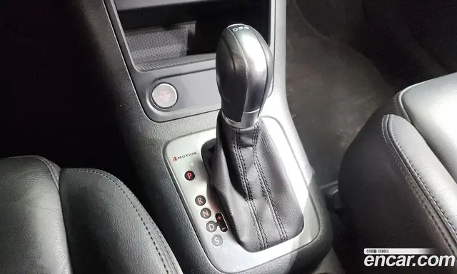 Volkswagen Tiguan 2013 2.0 автомат (гидро), миниатюра 9
