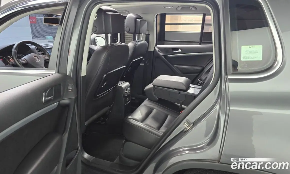 Volkswagen Tiguan 2015 2.0 автомат (гидро), фото 11