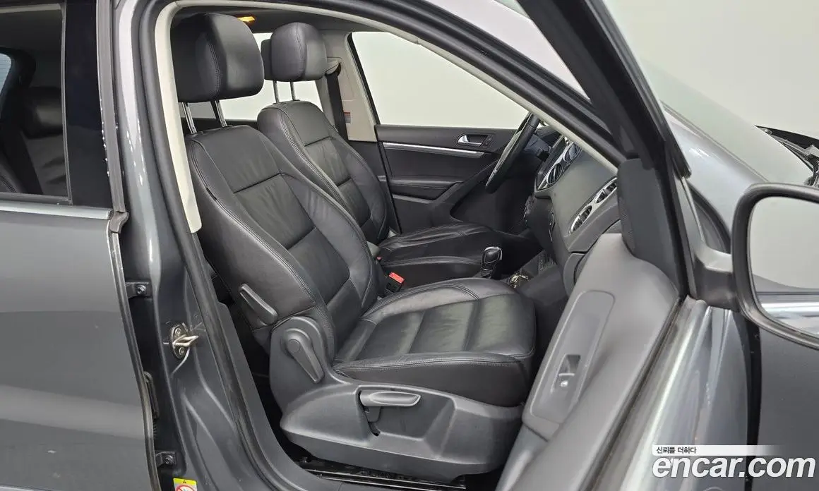 Volkswagen Tiguan 2015 2.0 автомат (гидро), фото 12