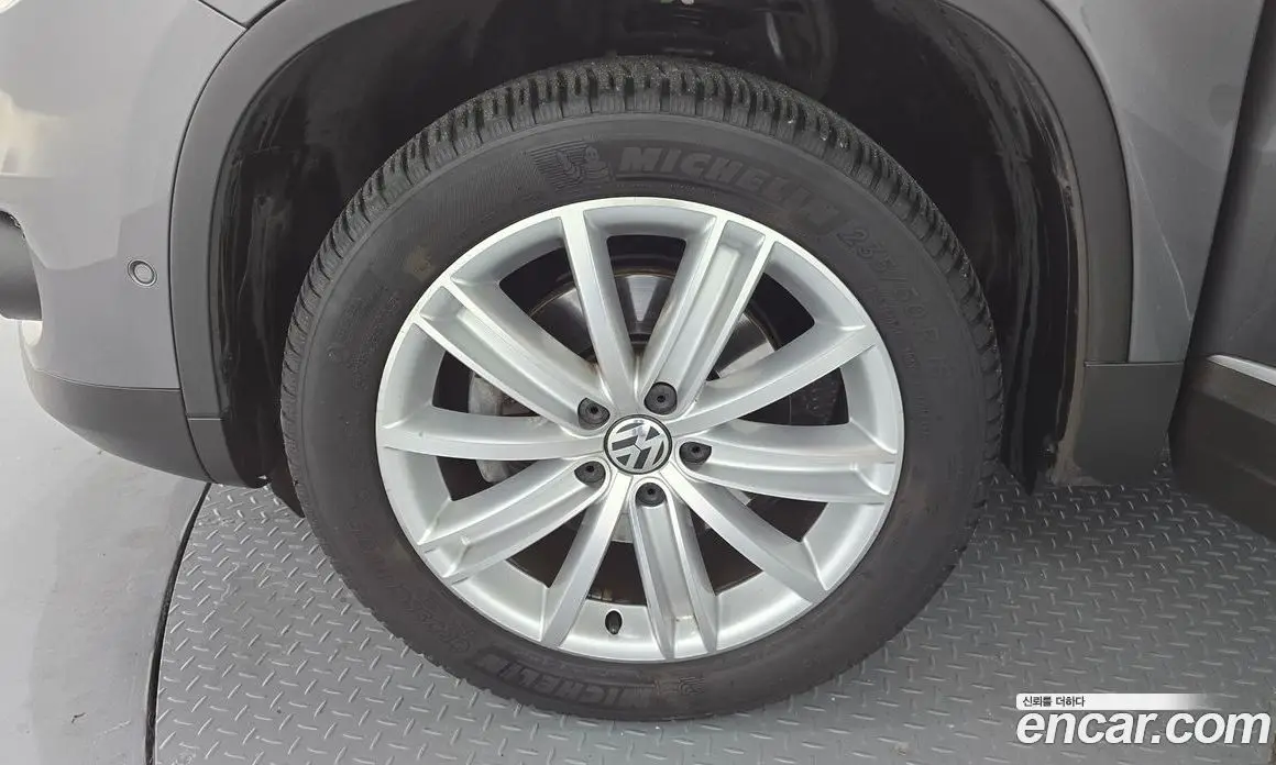 Volkswagen Tiguan 2015 2.0 автомат (гидро), фото 5