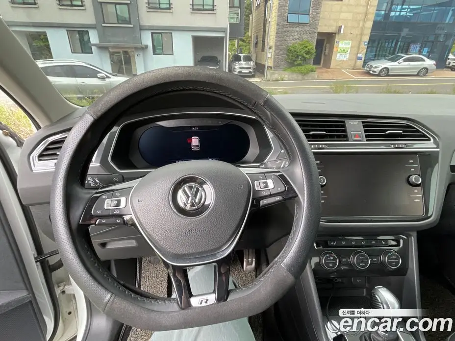 Volkswagen Tiguan 2018 2.0 автомат (гидро), фото 6