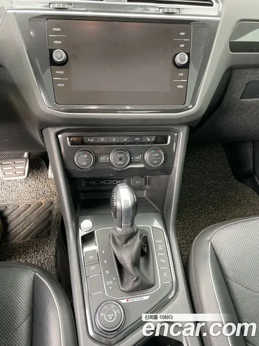 Volkswagen Tiguan 2018 2.0 автомат (гидро), миниатюра 7