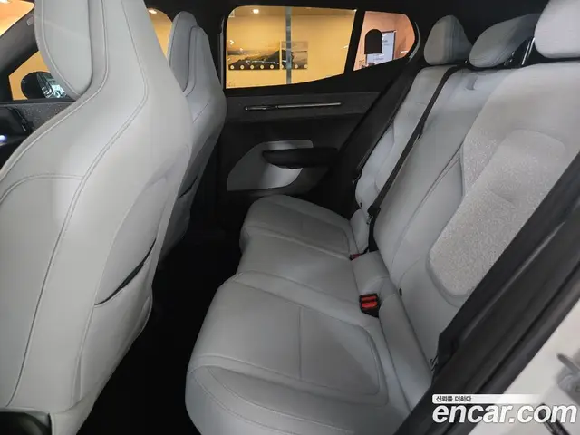 Volvo EX30 2025 0.2 автомат (гидро), миниатюра 11