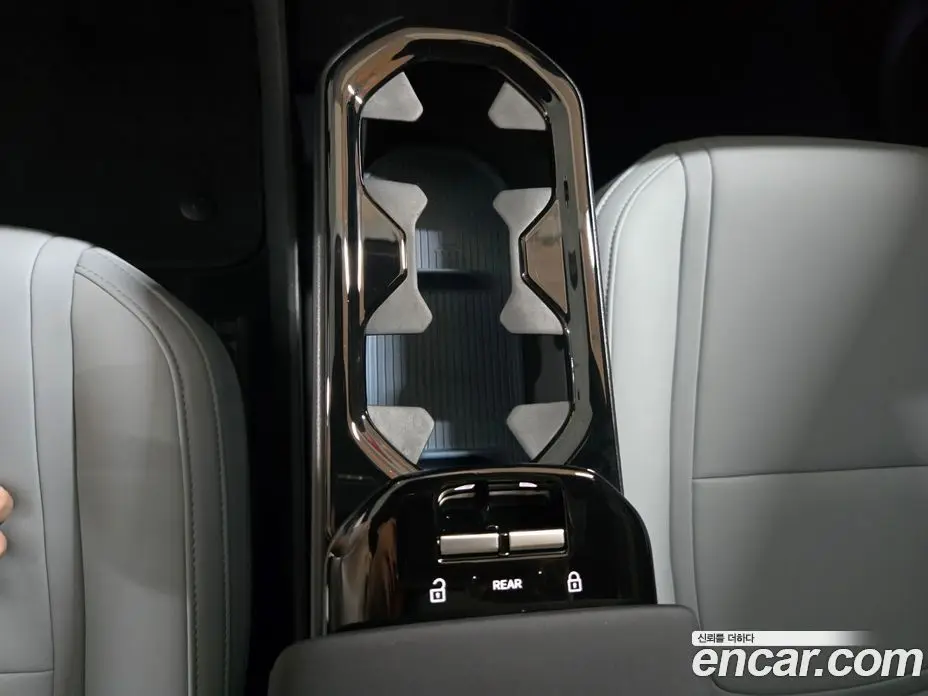 Volvo EX30 2025 0.2 автомат (гидро), фото 13