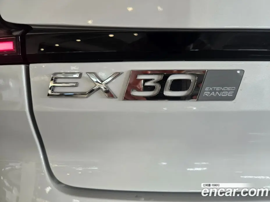 Volvo EX30 2025 0.2 автомат (гидро), фото 16