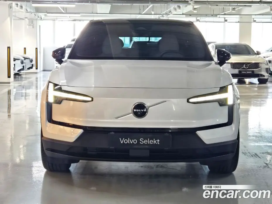 Volvo EX30 2025 0.2 автомат (гидро), фото 3