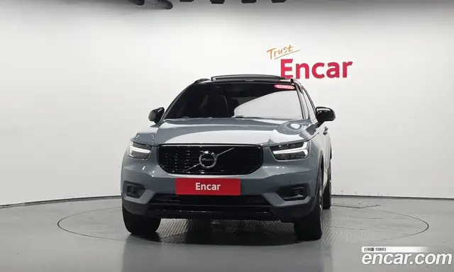 Volvo XC40 2019 2.0 автомат (гидро), миниатюра 2