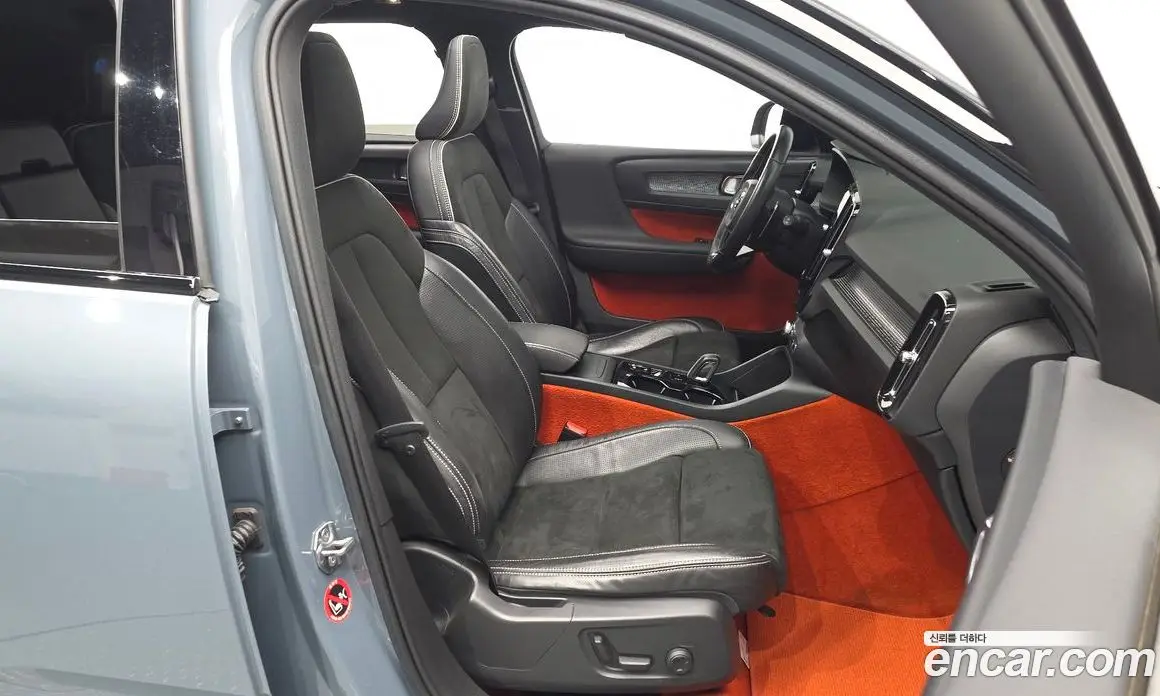 Volvo XC40 2019 2.0 автомат (гидро), фото 15