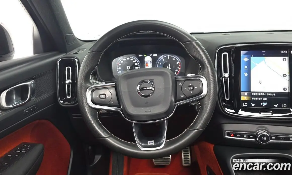 Volvo XC40 2019 2.0 автомат (гидро), фото 17