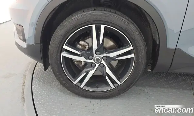 Volvo XC40 2019 2.0 автомат (гидро), миниатюра 4