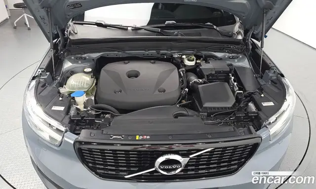 Volvo XC40 2019 2.0 автомат (гидро), миниатюра 5