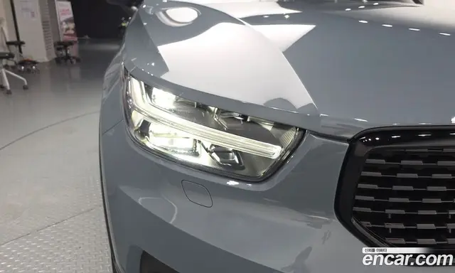 Volvo XC40 2019 2.0 автомат (гидро), миниатюра 7