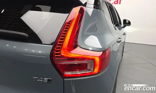 Volvo XC40 2019 2.0 автомат (гидро), миниатюра 8
