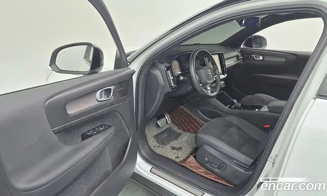 Volvo XC40 2022 0.2 автомат (гидро), миниатюра 10 Volvo XC40 2022 0.2 автомат (гидро), миниатюра 10