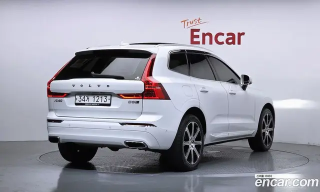 Volvo XC60 2018 2.0 автомат (гидро), миниатюра 2
