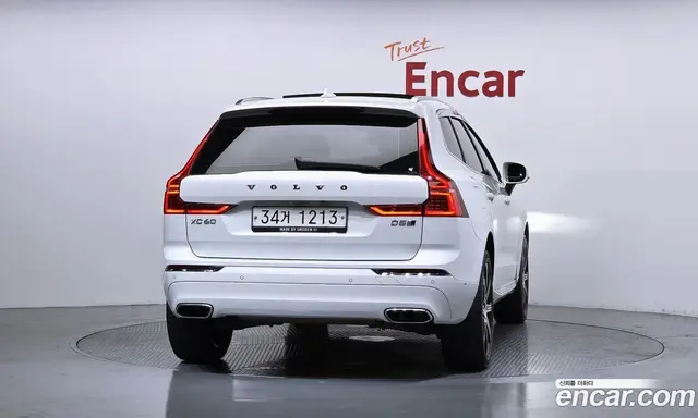 Volvo XC60 2018 2.0 автомат (гидро), миниатюра 4