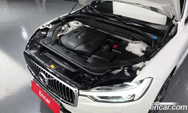 Volvo XC60 2018 2.0 автомат (гидро), миниатюра 6