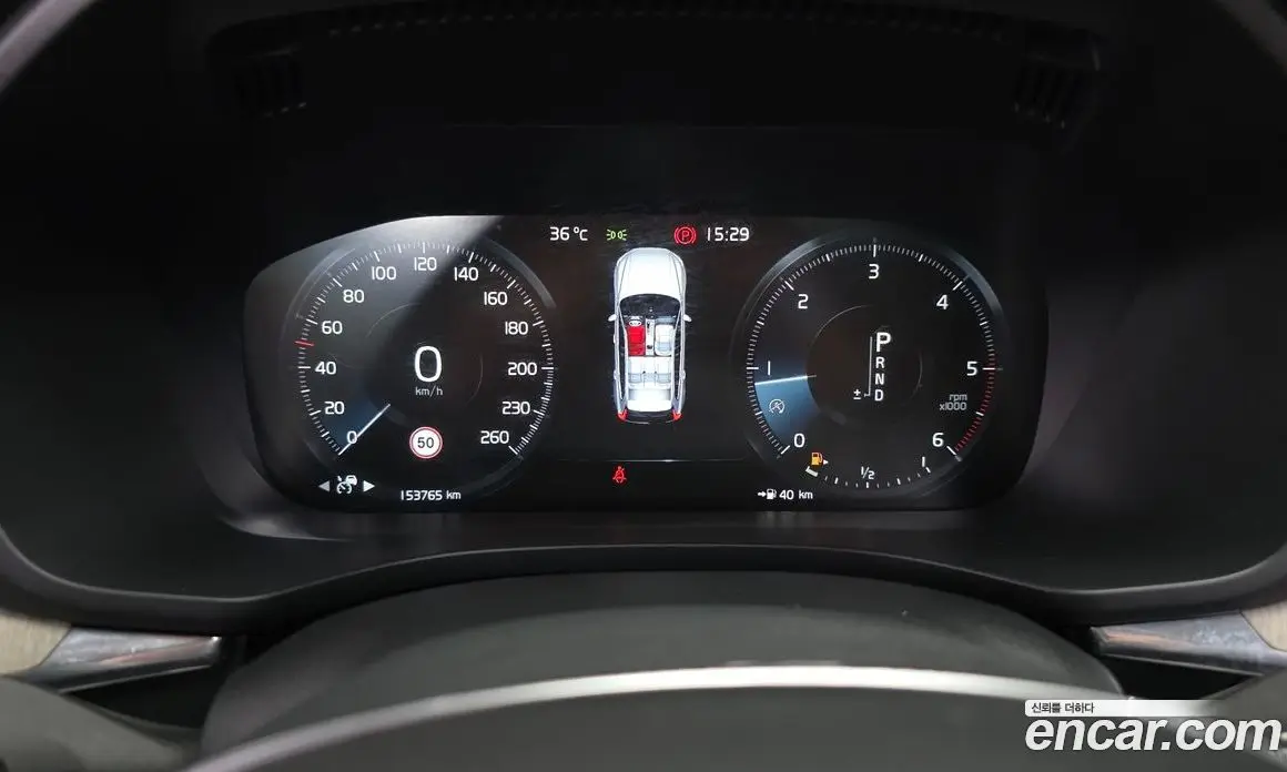 Volvo XC60 2018 2.0 автомат (гидро), фото 8