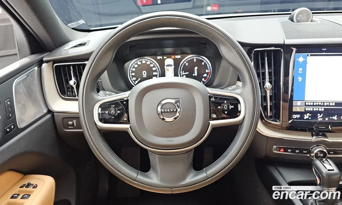 Volvo XC60 2019 2.0 автомат (гидро), фото 13