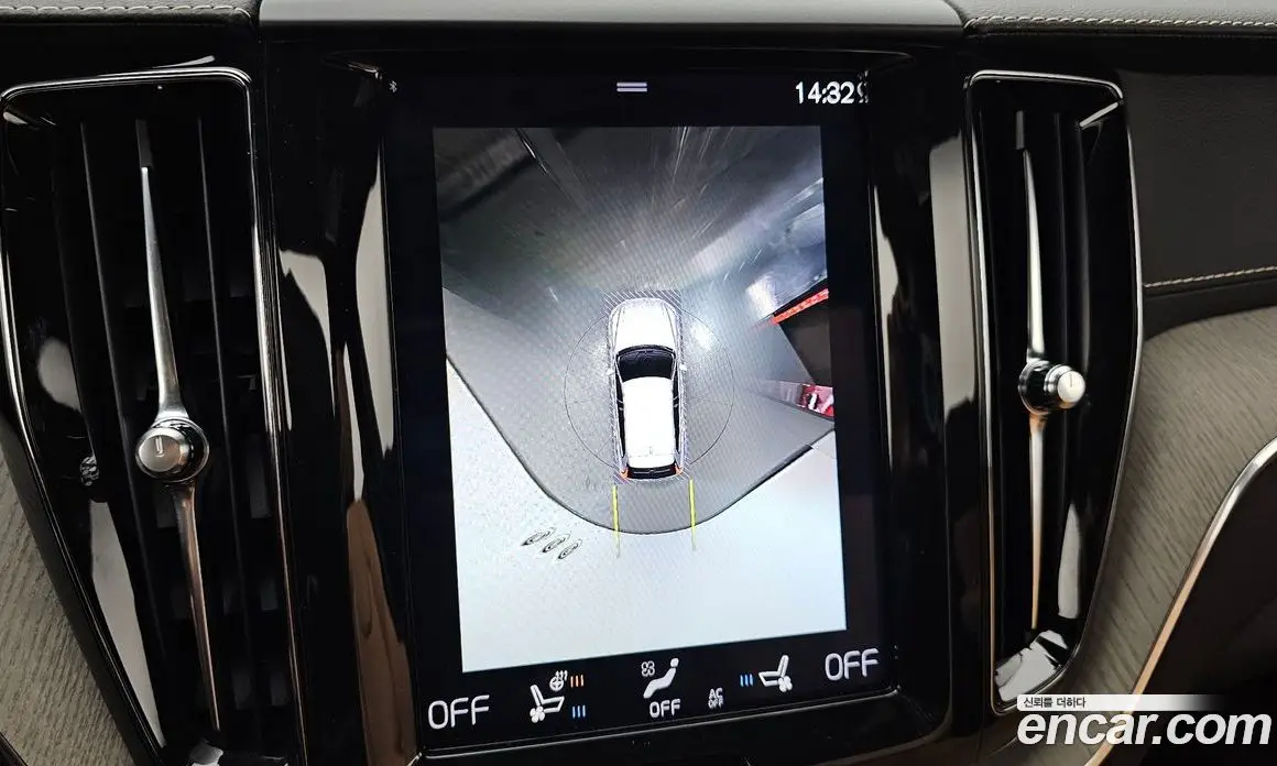 Volvo XC60 2019 2.0 автомат (гидро), фото 15