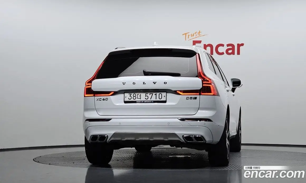 Volvo XC60 2019 2.0 автомат (гидро), фото 4