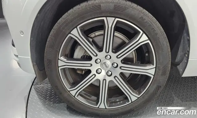 Volvo XC60 2019 2.0 автомат (гидро), миниатюра 5