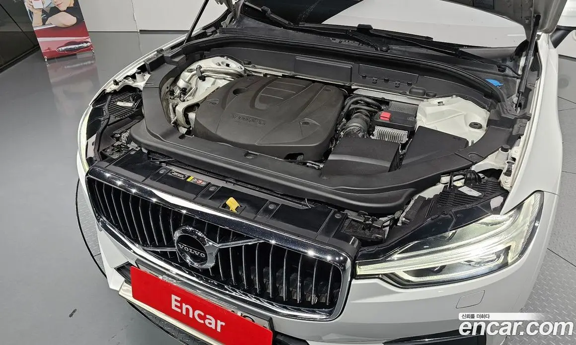 Volvo XC60 2019 2.0 автомат (гидро), фото 6