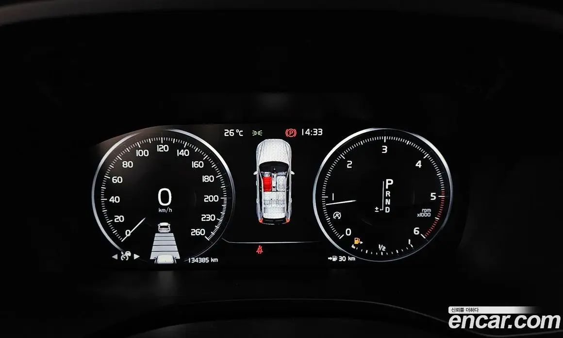 Volvo XC60 2019 2.0 автомат (гидро), фото 8