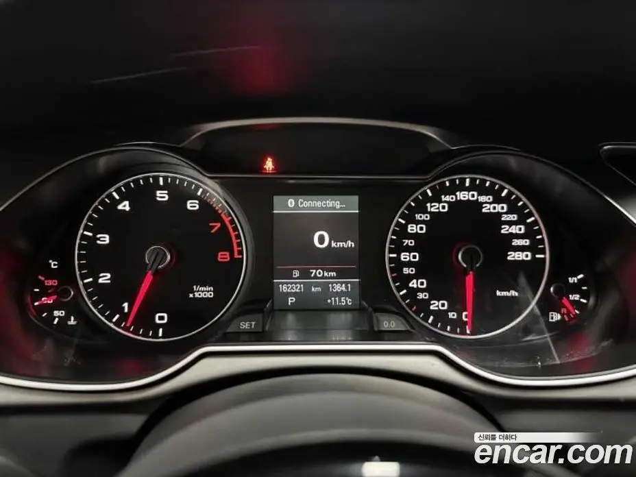 Audi A4 2012 2.0 автомат (гидро), фото 6