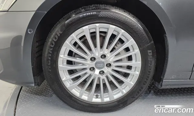 Audi A6 2020 2.0 автомат (гидро), миниатюра 5
