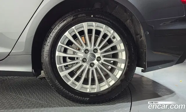 Audi A6 2020 2.0 автомат (гидро), миниатюра 7