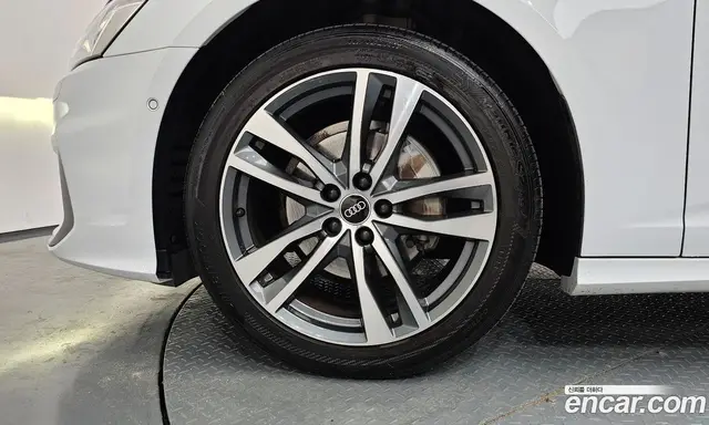 Audi A6 2021 2.0 автомат (гидро), миниатюра 5