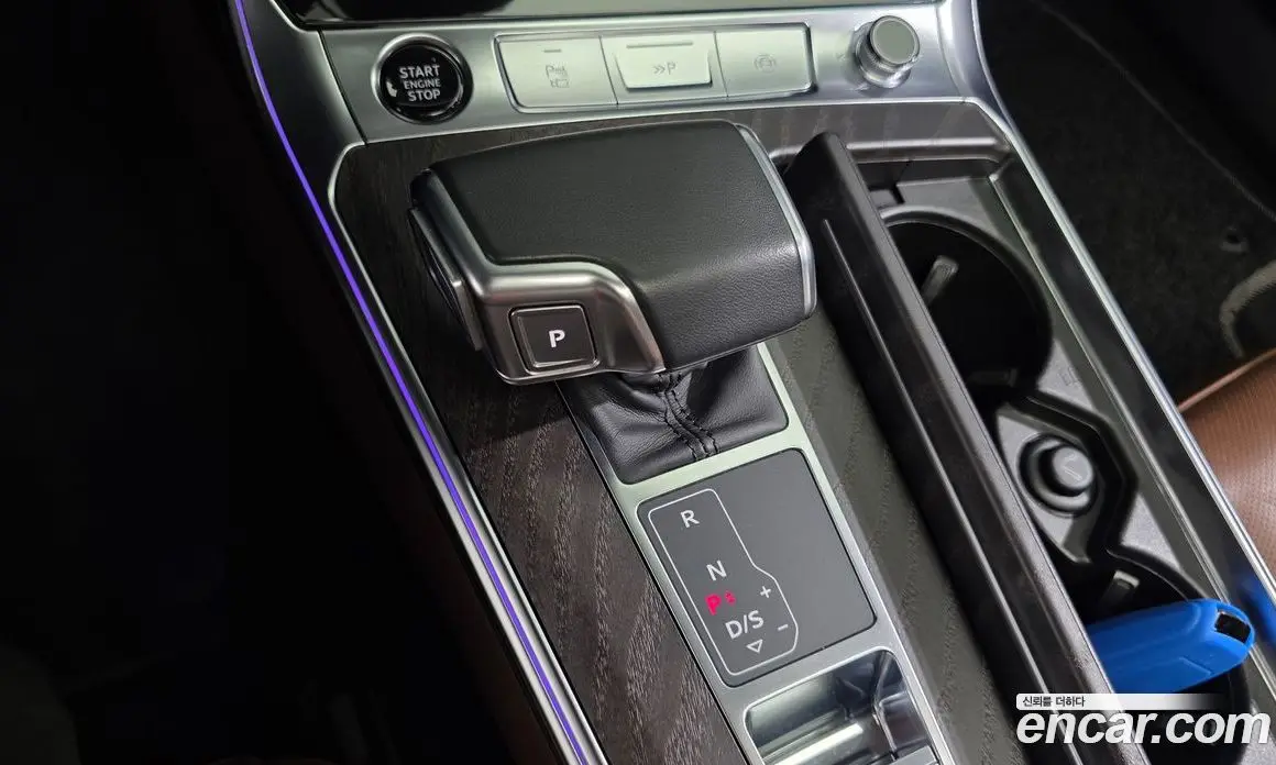 Audi A6 2023 2.0 автомат (гидро), фото 12