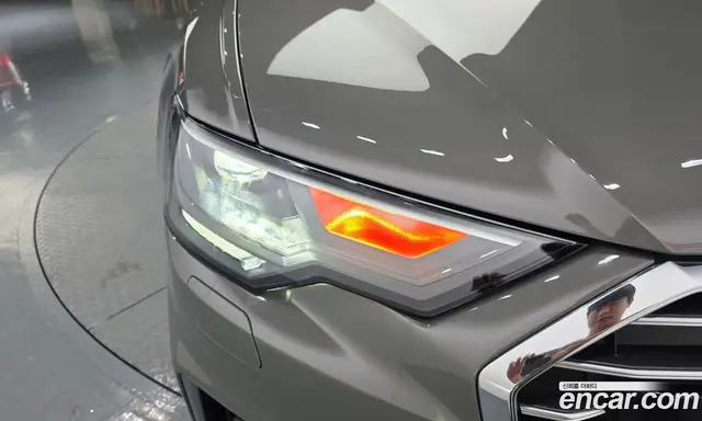 Audi A6 2023 2.0 автомат (гидро), миниатюра 8