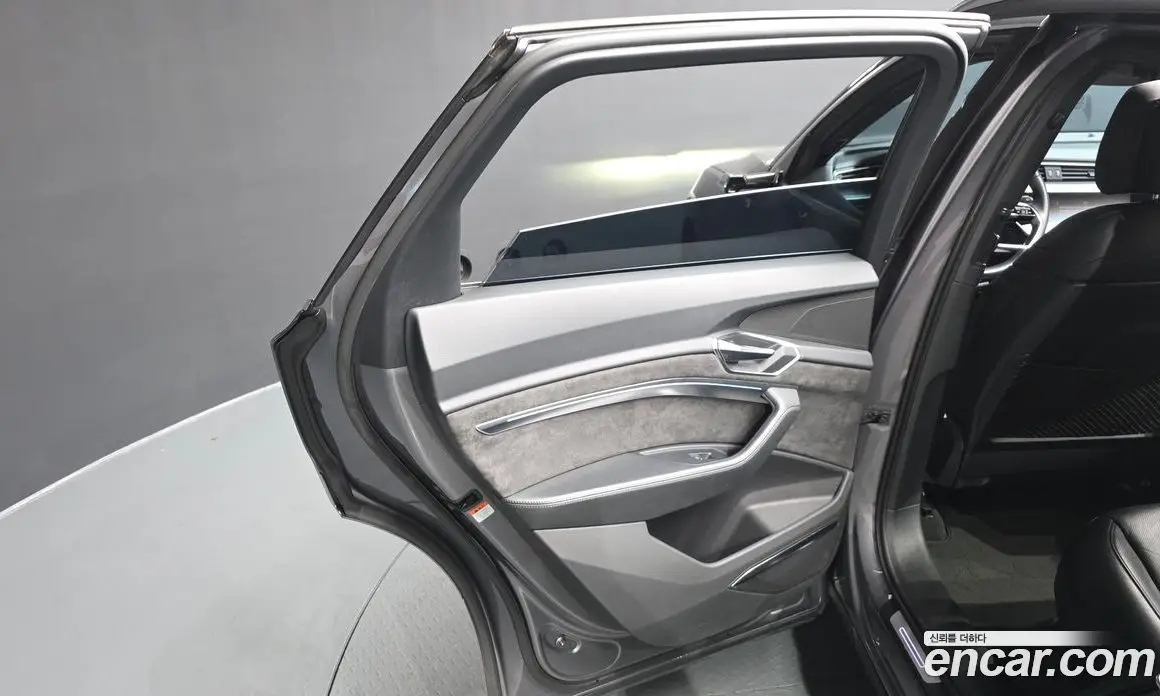 Audi e-tron 2020 0.2 автомат (гидро), фото 14