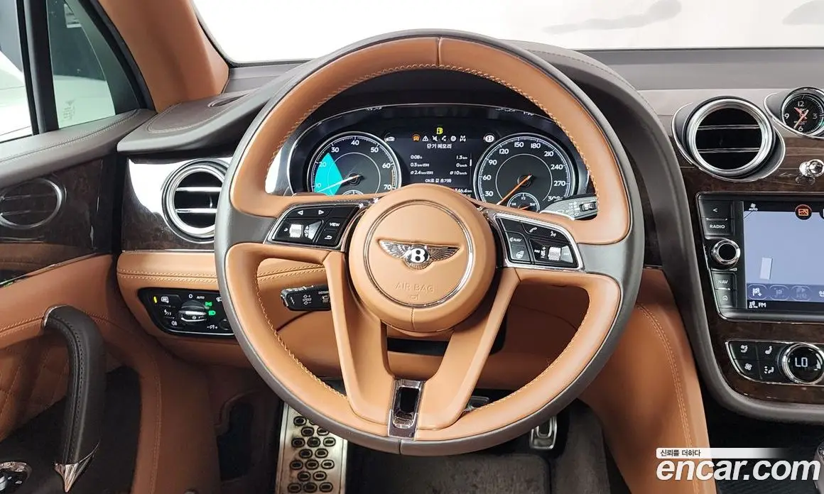 Bentley Bentayga 2017 6.0 автомат (гидро), фото 13